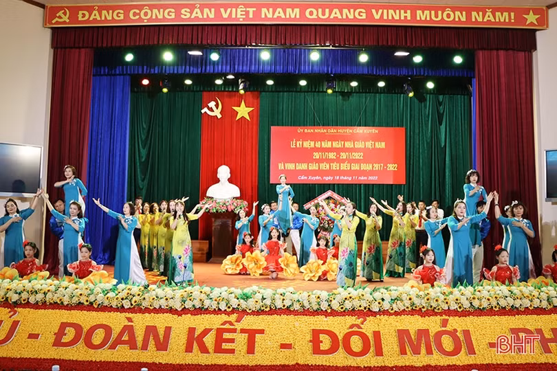 Các địa phương kỷ niệm Ngày Nhà giáo Việt Nam 20/11