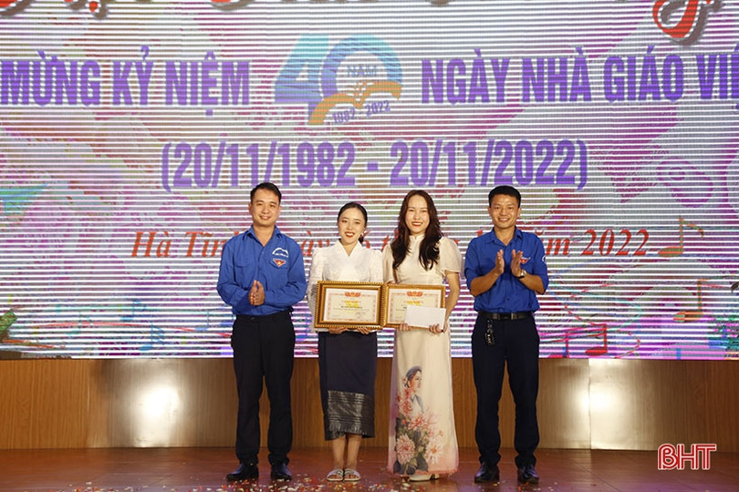 Trường Cao đẳng Y tế Hà Tĩnh sôi nổi mừng Ngày Nhà giáo Việt Nam