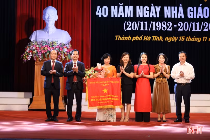 TP Hà Tĩnh gặp mặt kỷ niệm Ngày Nhà giáo Việt Nam