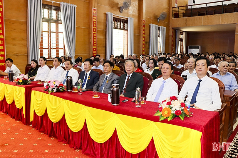 Các địa phương kỷ niệm Ngày Nhà giáo Việt Nam 20/11 ảnh 14 Các địa phương kỷ niệm Ngày Nhà giáo Việt Nam 20/11