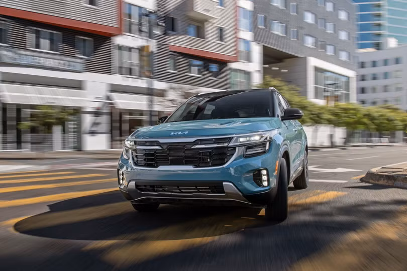 Kia Seltos 2024: Diện mạo mới hiện đại hơn, nâng cấp nội thất và động cơ