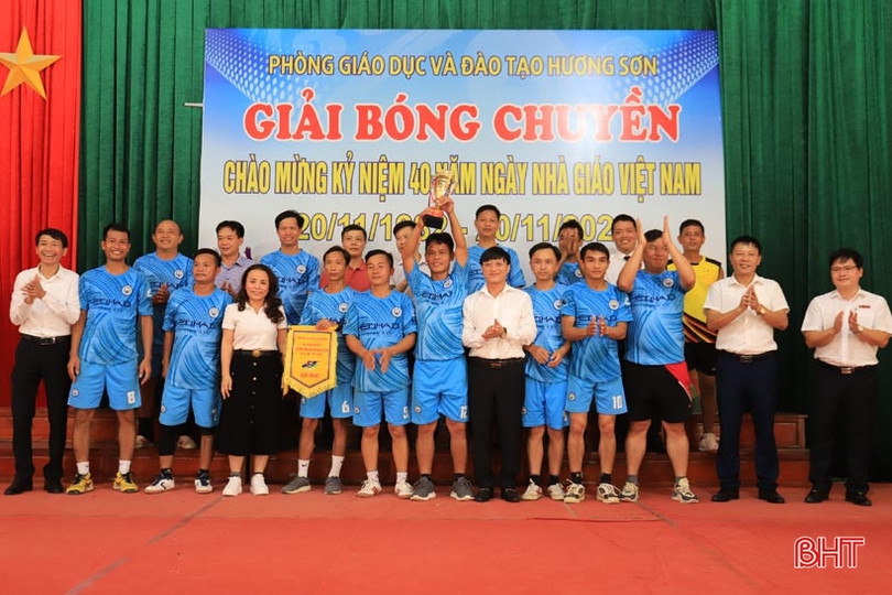 Giải Bóng chuyền ngành GD&ĐT Hương Sơn thành công tốt đẹp