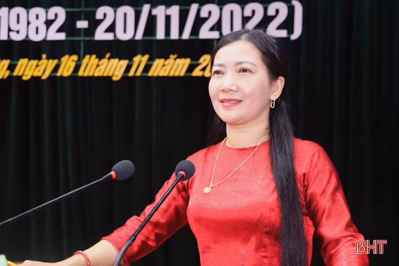 Vũ Quang gặp mặt nhân kỷ niệm 40 năm Ngày Nhà giáo Việt Nam