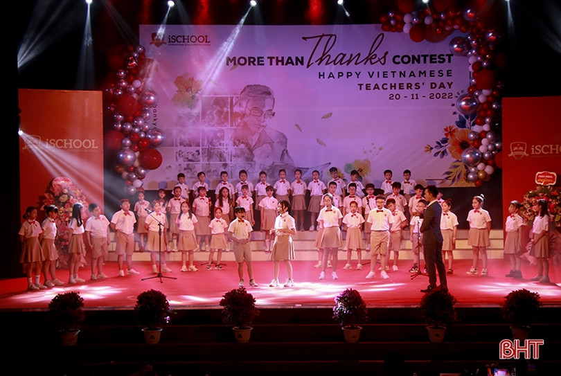 Hấp dẫn chương trình văn nghệ tri ân thầy cô của học sinh iSchool Hà Tĩnh