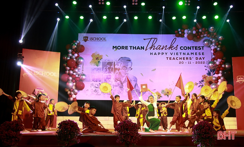 Hấp dẫn chương trình văn nghệ tri ân thầy cô của học sinh iSchool Hà Tĩnh
