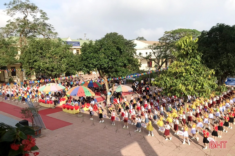 28 đội tham gia liên hoan nhảy dân vũ học sinh ở Nghi Xuân