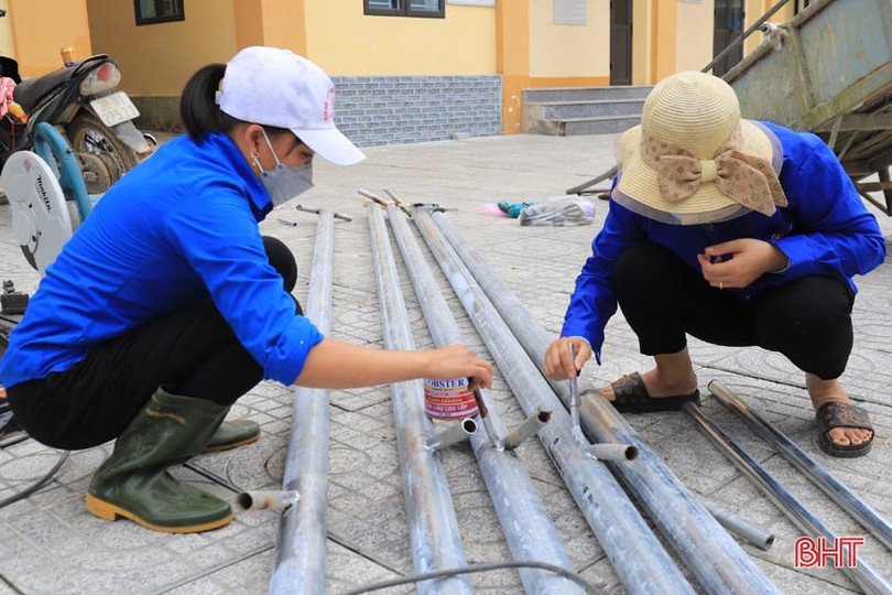 Xã miền núi Hà Tĩnh lắp đường điện mặt trời dài gần 3 km