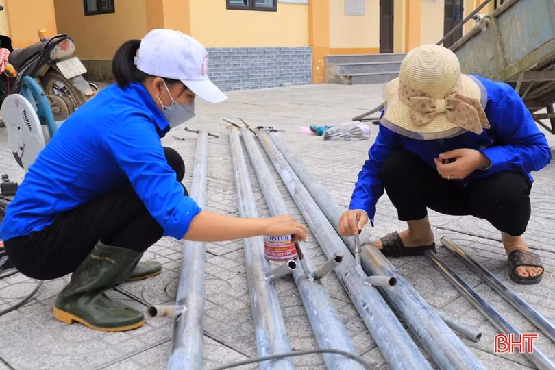 Xã miền núi Hà Tĩnh lắp đường điện mặt trời dài gần 3 km