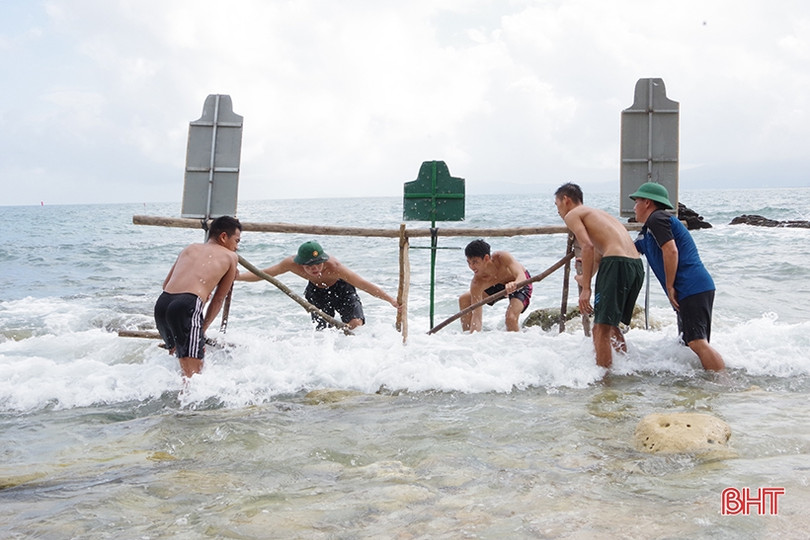 Kiểm tra bắn đạn thật trên biển ở đảo Sơn Dương