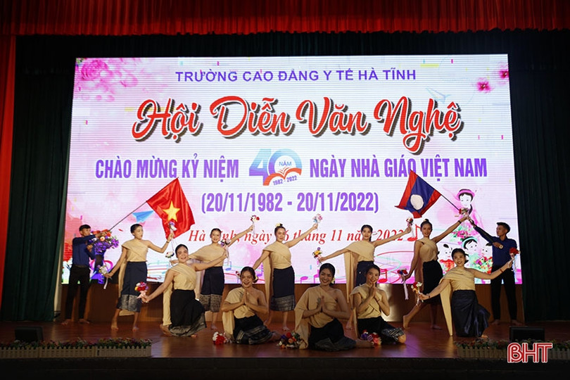 Trường Cao đẳng Y tế Hà Tĩnh sôi nổi mừng Ngày Nhà giáo Việt Nam