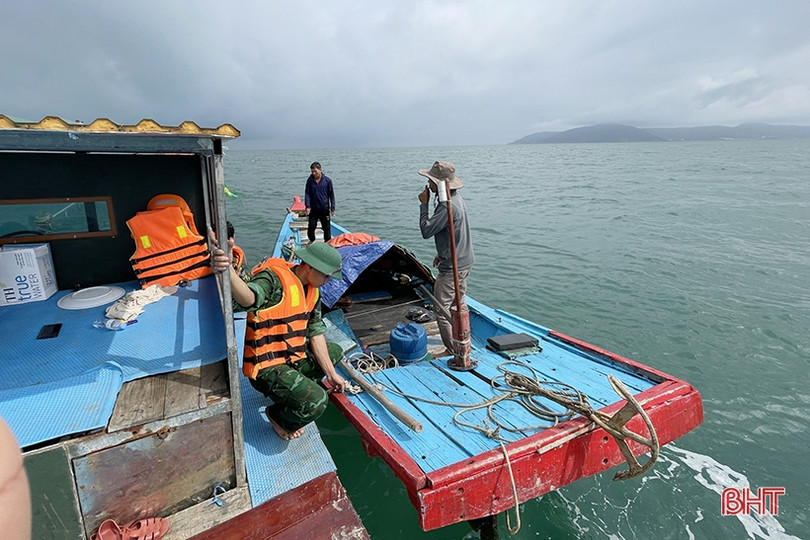 Tiếp tục phối hợp tìm kiếm 2 thuyền viên Hà Tĩnh trong vụ chìm tàu ở Hàn Quốc ảnh 4 Tiếp tục phối hợp tìm kiếm 2 thuyền viên Hà Tĩnh trong vụ chìm tàu ở Hàn Quốc