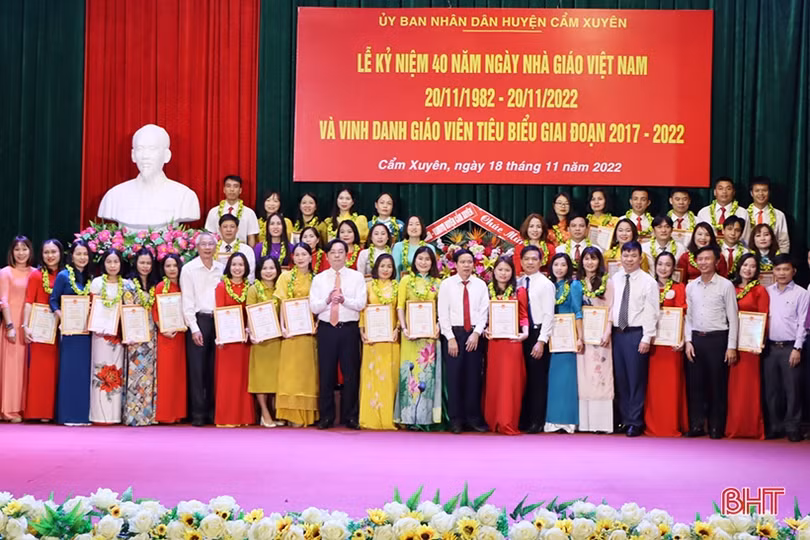 Các địa phương kỷ niệm Ngày Nhà giáo Việt Nam 20/11