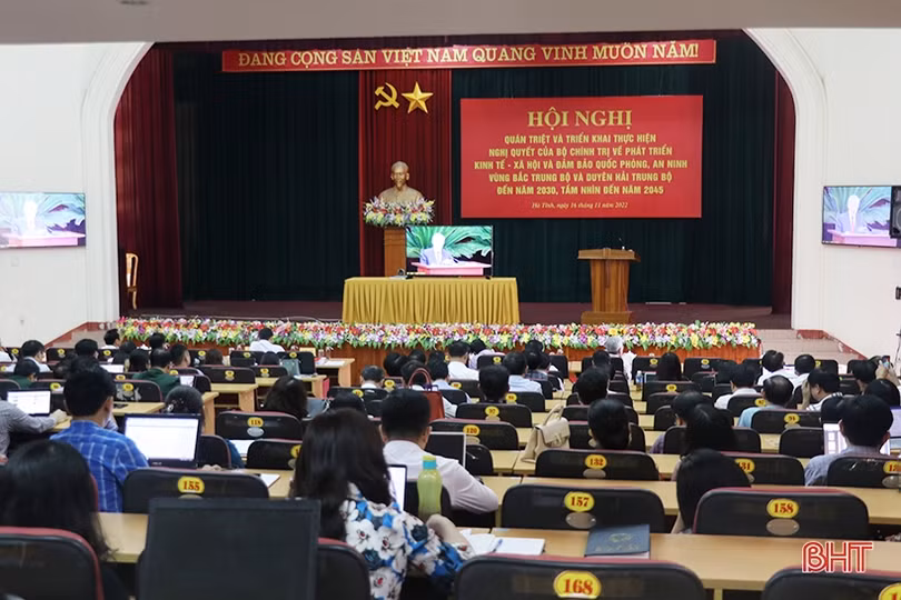 Quán triệt, triển khai Nghị quyết của Bộ Chính trị về phát triển KT-XH, đảm bảo QP-AN vùng Bắc Trung Bộ và duyên hải Trung Bộ