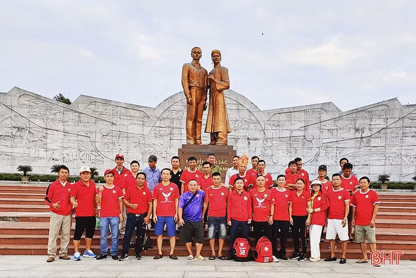 Người “tiếp lửa” cho đội bóng Hồng Lĩnh Hà Tĩnh bằng điệu kèn Harmonica