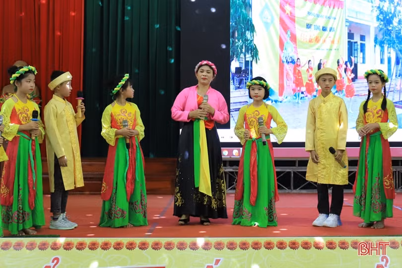 Lan tỏa phong trào dạy dân ca trong trường học ở Hà Tĩnh