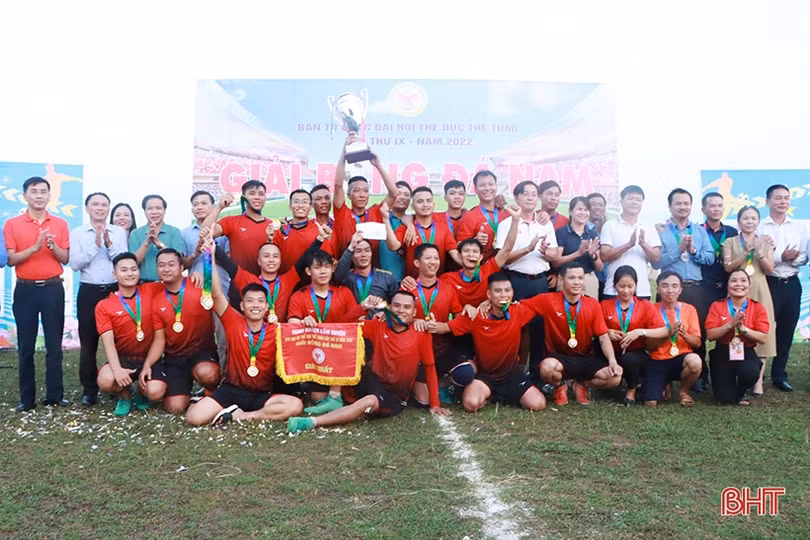 Xã Cẩm Quan vô địch Giải Bóng đá nam huyện Cẩm Xuyên