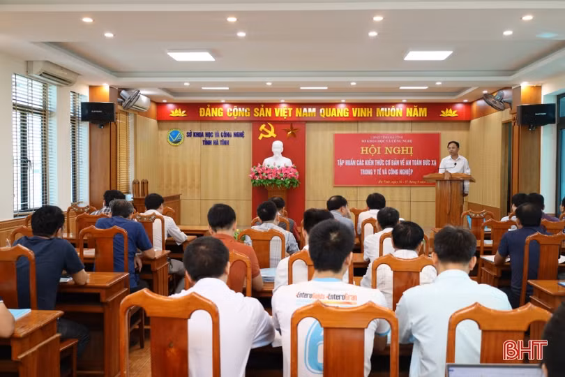 Tập huấn các kiến thức cơ bản về an toàn bức xạ trong y tế và công nghiệp