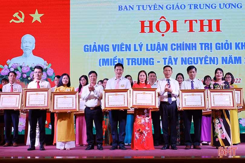Hà Tĩnh có thí sinh lọt vào vòng chung khảo toàn quốc Hội thi Giảng viên lý luận chính trị giỏi
