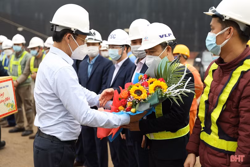 Dấu ấn của tình hữu nghị Việt - Lào ở cảng Vũng Áng