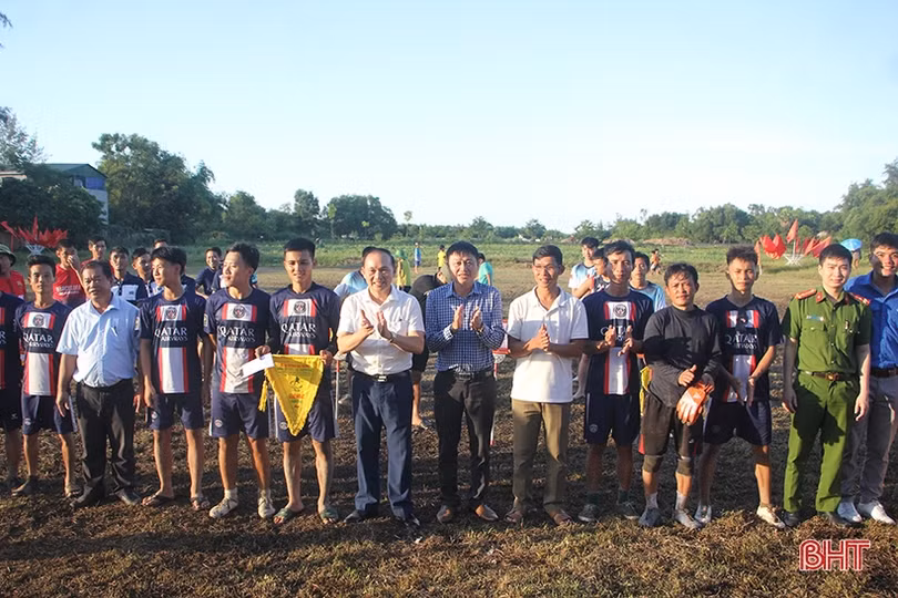 Người dân hào hứng thi đấu thể thao mừng lễ Quốc khánh ở Hà Tĩnh