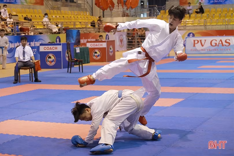 Hấp dẫn các trận chung kết Karate trong ngày thứ 2 Đại hội TDTT Hà Tĩnh