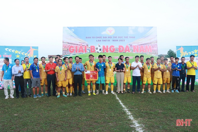 Xã Cẩm Quan vô địch Giải Bóng đá nam huyện Cẩm Xuyên