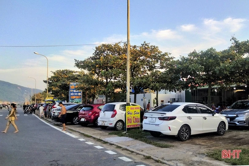 Chủ nhà hàng tại các khu du lịch biển Hà Tĩnh phấn khởi vì “thắng đậm”