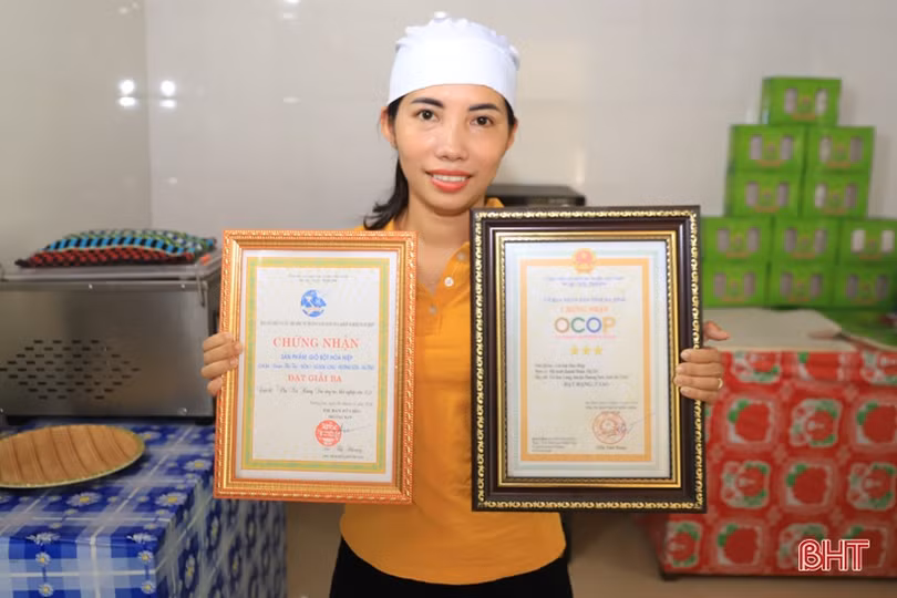 Người phụ nữ hơn 20 năm làm giò bột ngon nức tiếng ở miền núi Hà Tĩnh