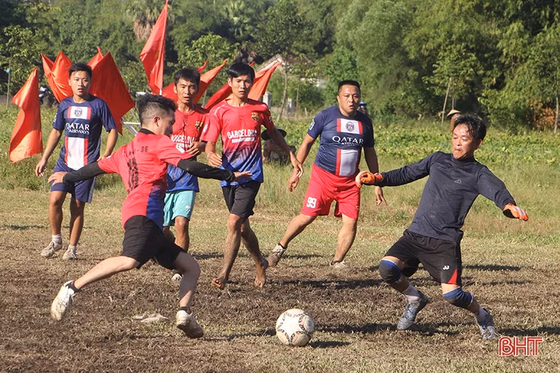 Người dân hào hứng thi đấu thể thao mừng lễ Quốc khánh ở Hà Tĩnh