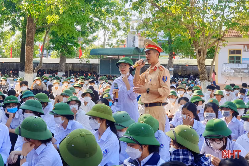 Học sinh phổ thông Hà Tĩnh hào hứng với hoạt động ngoại khóa đầu năm học