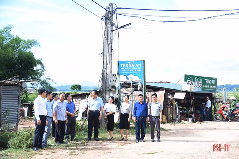 Tập trung hỗ trợ các địa phương ở Hương Khê xây dựng nông thôn mới