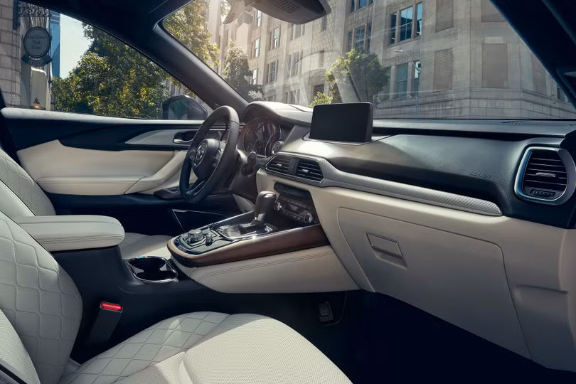 Mazda CX-9 2023 có giá từ 38.750 USD