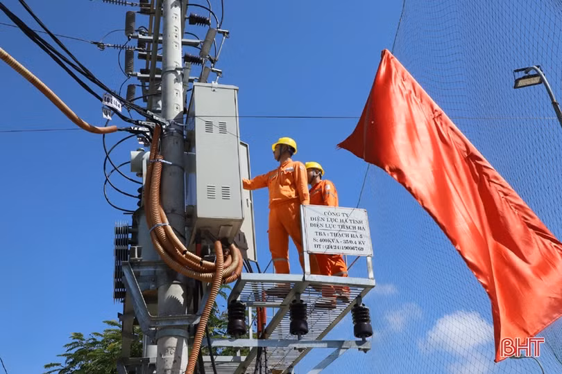 Điện lực Hà Tĩnh tập trung nâng cấp lưới điện phục vụ năm học mới