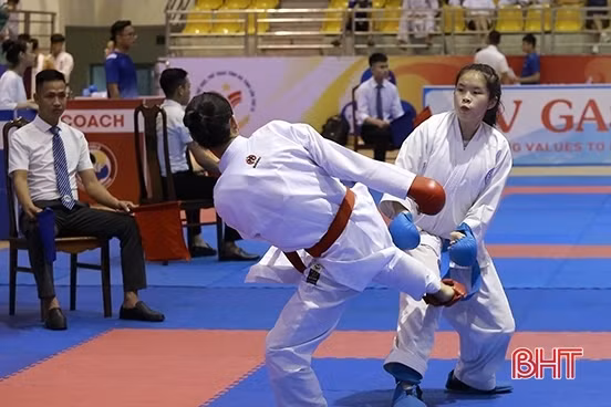 Hấp dẫn các trận chung kết Karate trong ngày thứ 2 Đại hội TDTT Hà Tĩnh
