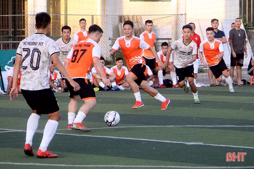 Người dân hào hứng thi đấu thể thao mừng lễ Quốc khánh ở Hà Tĩnh