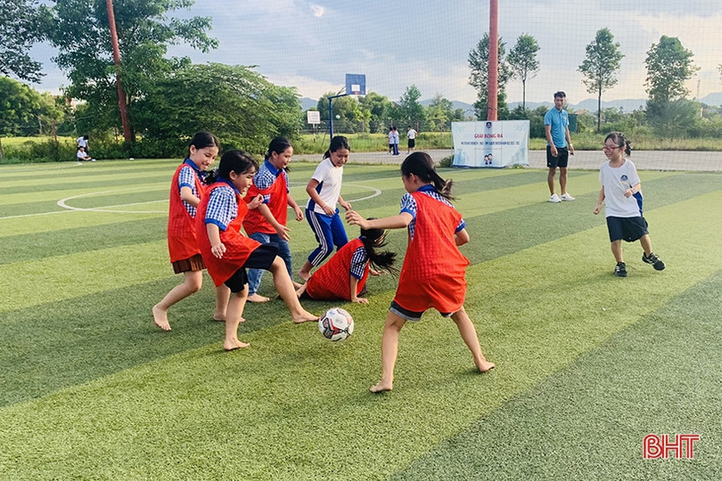 Sôi động giải bóng đá chào mừng năm học mới của học sinh Trường Albert Einstein Hà Tĩnh