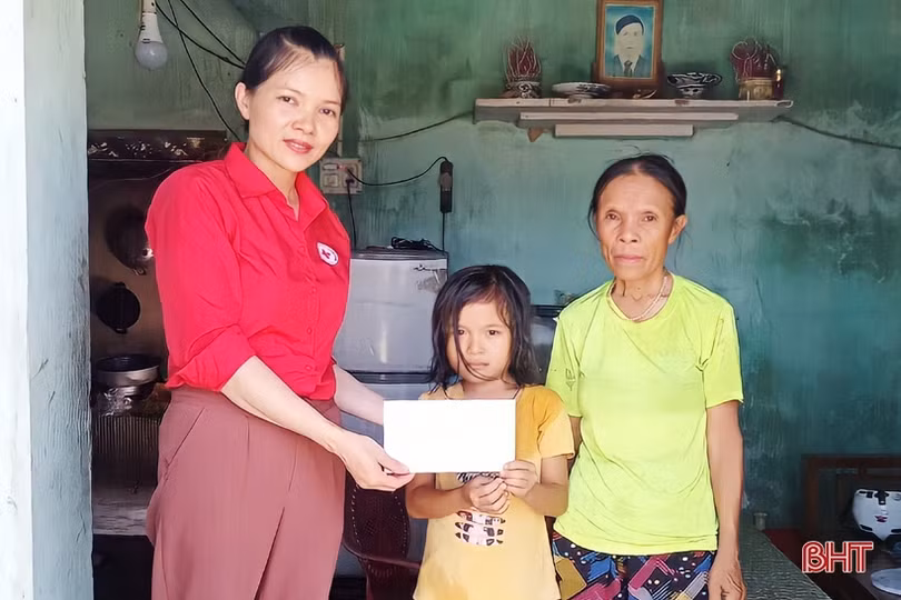 Giúp trẻ mồ côi Hà Tĩnh vững bước tới tương lai