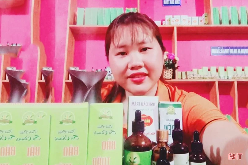 Cô dâu xứ Huế xây dựng 2 sản phẩm tinh dầu đạt OCOP 3 sao của Hà Tĩnh