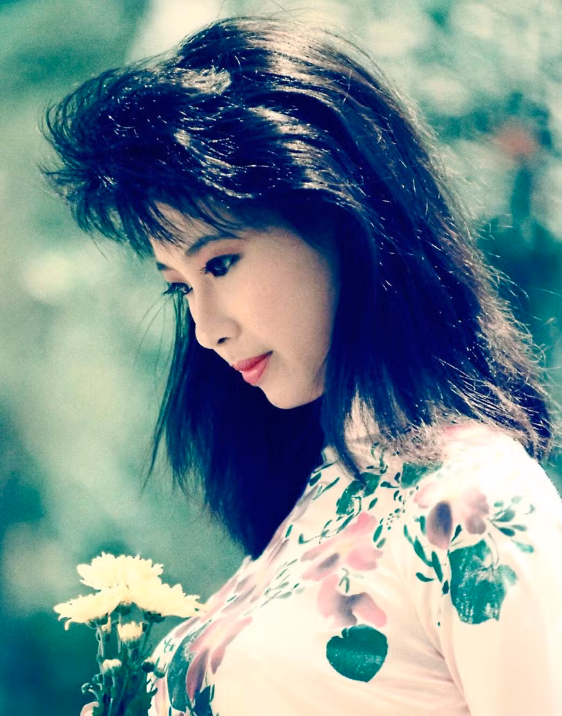 Ảnh hiếm của mỹ nhân Việt thập niên 90: Ai có bàn tay đẹp nhất?