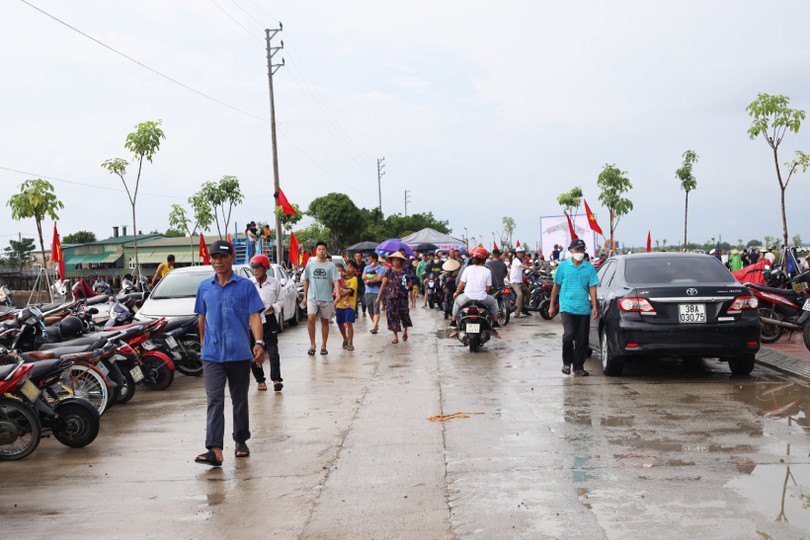 Các địa phương Hà Tĩnh sôi nổi lễ hội đua thuyền, các trò chơi dân gian mừng Tết Độc lập