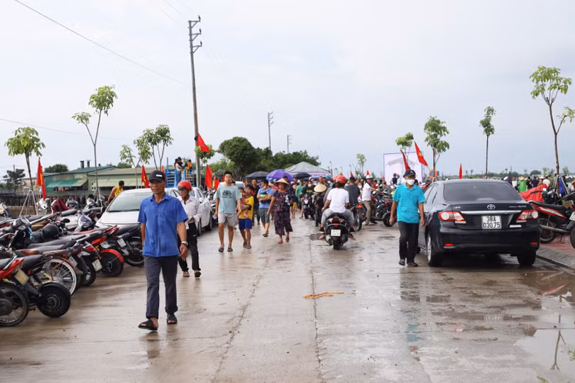 Các địa phương Hà Tĩnh sôi nổi lễ hội đua thuyền, các trò chơi dân gian mừng Tết Độc lập