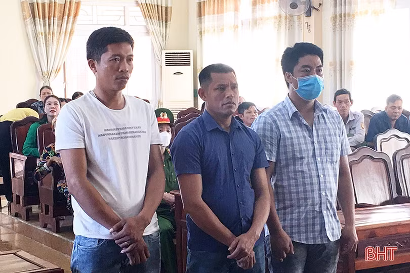  Trộm cắp tài sản của doanh nghiệp, nhóm đối tượng lĩnh 30 tháng tù 