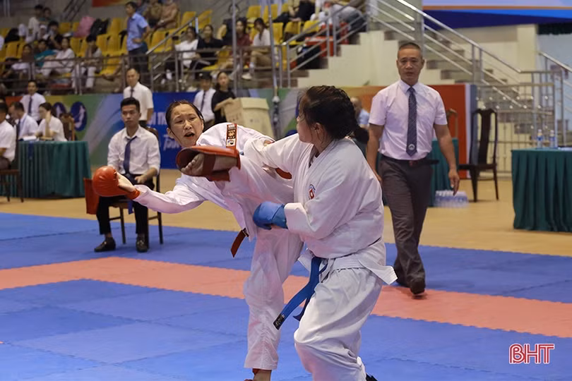 Hấp dẫn các trận chung kết Karate trong ngày thứ 2 Đại hội TDTT Hà Tĩnh