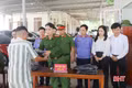 97 phạm nhân tại Hà Tĩnh được trao quyết định đặc xá 