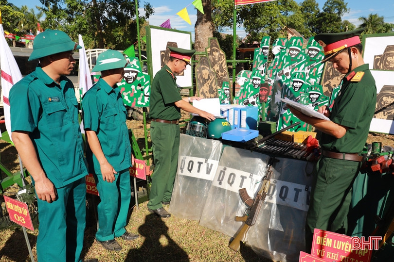 Hội thao huấn luyện lực lượng dân quân ở Hương Sơn
