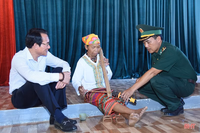 Tiếp tục tham mưu chính sách, góp phần bảo tồn bản sắc văn hóa dân tộc Chứt