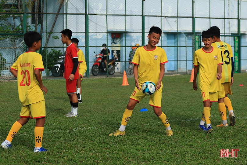 U13 Hồng Lĩnh Hà Tĩnh tập nhẹ trước trận chung kết gặp Sông Lam Nghệ An