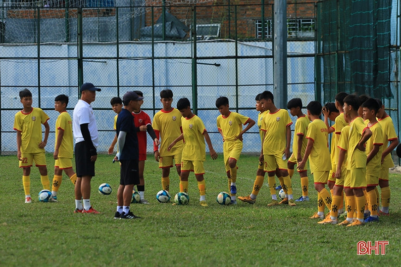 U13 Hồng Lĩnh Hà Tĩnh tập nhẹ trước trận chung kết gặp Sông Lam Nghệ An