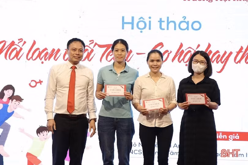 Giúp phụ huynh “làm bạn” với con trong giai đoạn tuổi dậy thì