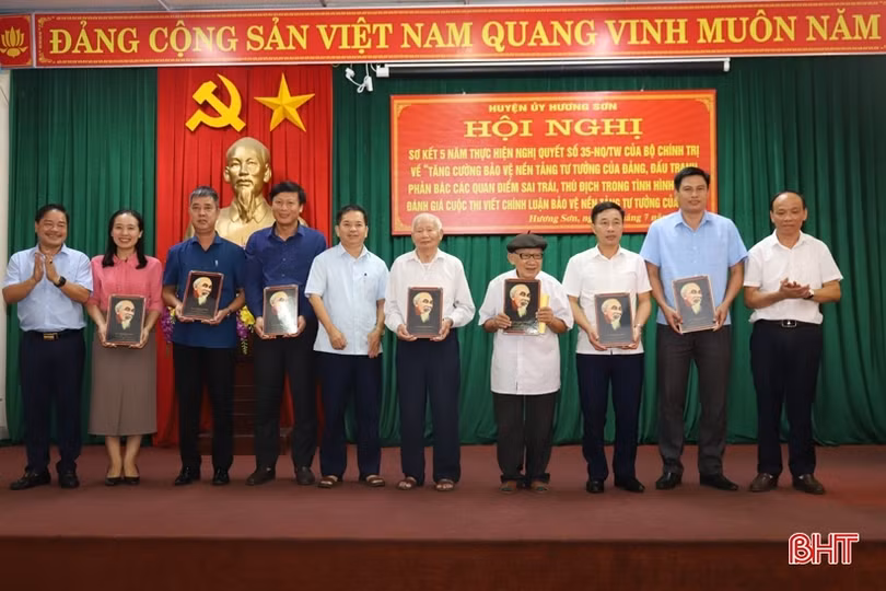 Hương Sơn triển khai hiệu quả các giải pháp bảo vệ nền tảng tư tưởng của Đảng